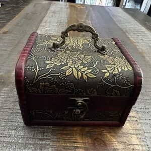 NWOT Vintage-Style Decorative Wooden Box 5X5X3.5”